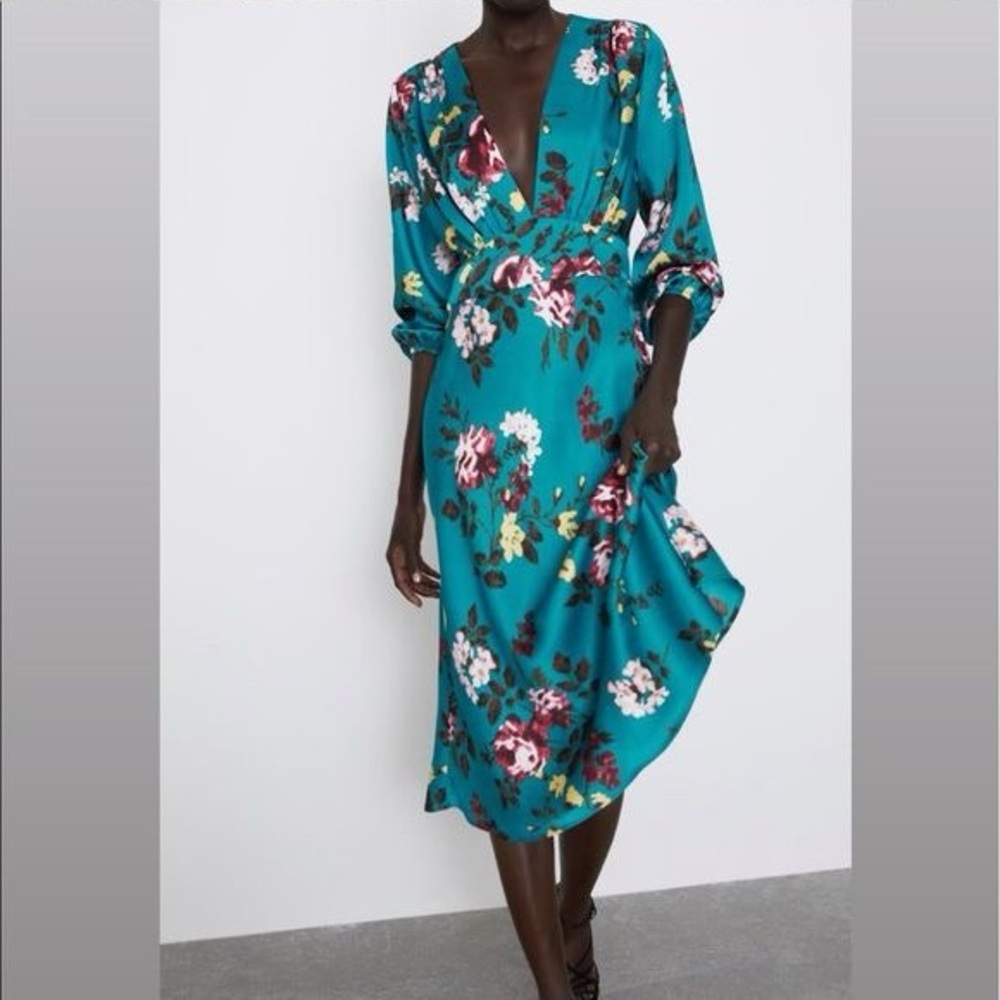 Zara Printed Floral Midi Long Sleeve V-neck Size M